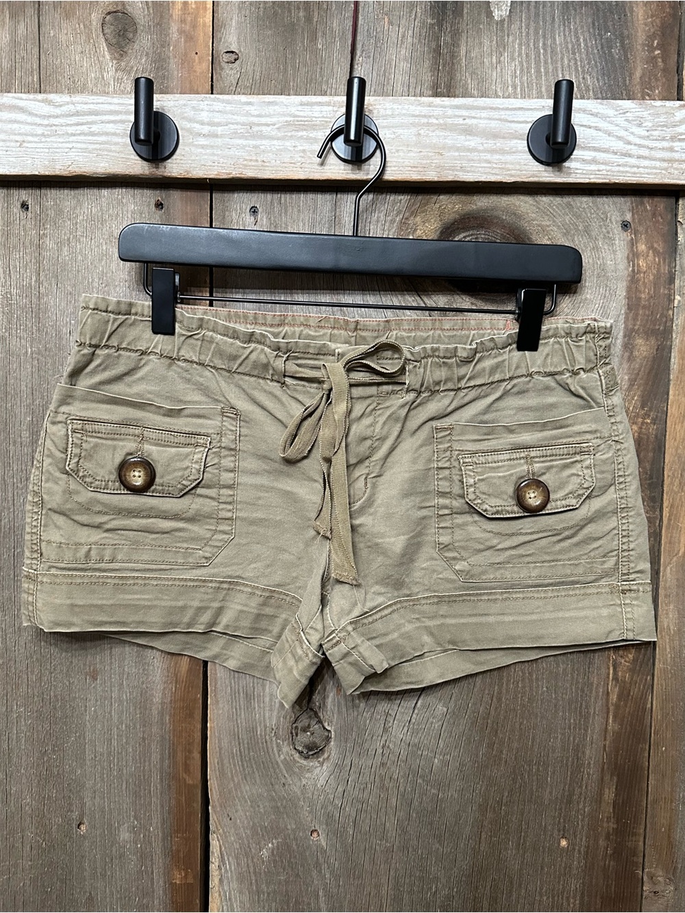 Y2K American Eagle Low Rise Utility Cargo Shorts in Green Size 2 Women’s